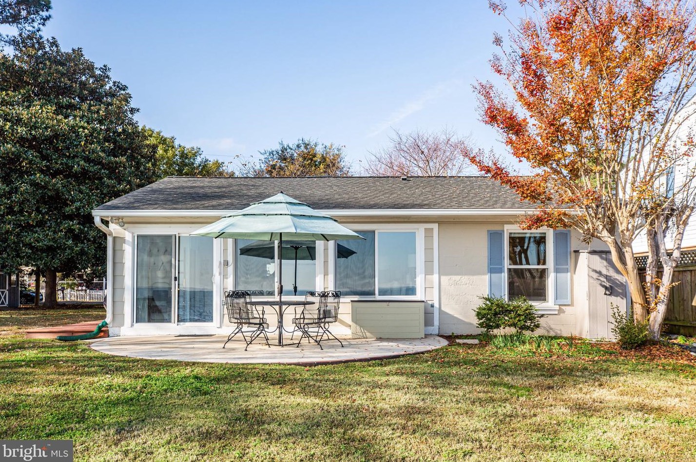 106 Shore Dr, Colonial Bch VA  22443-4346 exterior