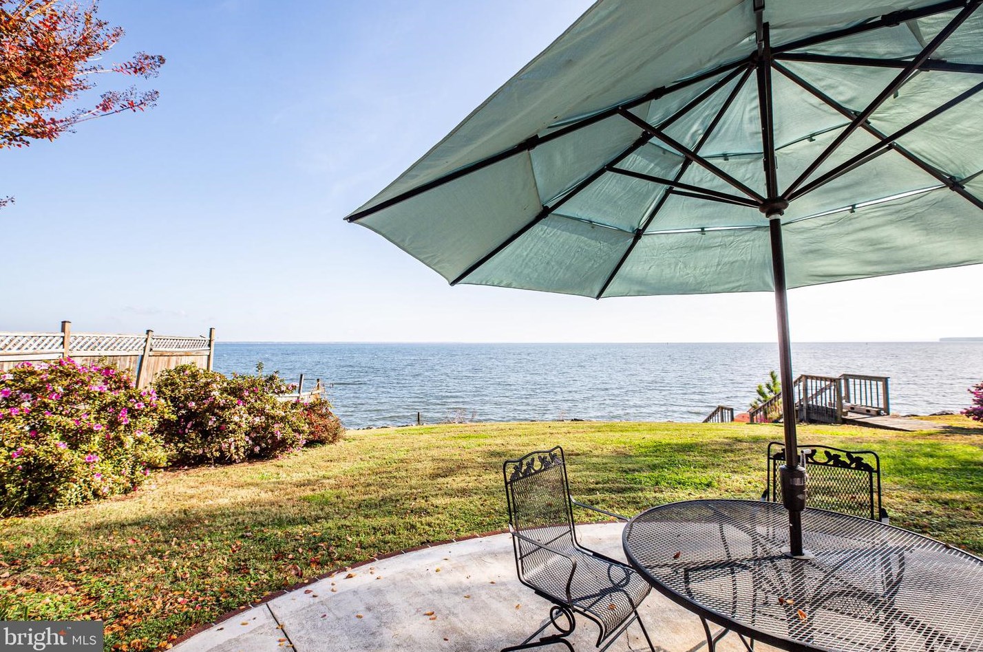 106 Shore Dr, Colonial Bch VA  22443-4346 exterior