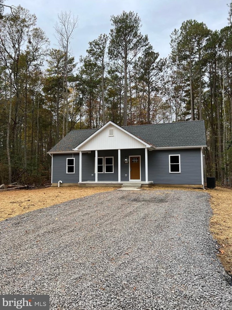 191 Wildwood Rd, Colonial Bch, VA 22443-3517