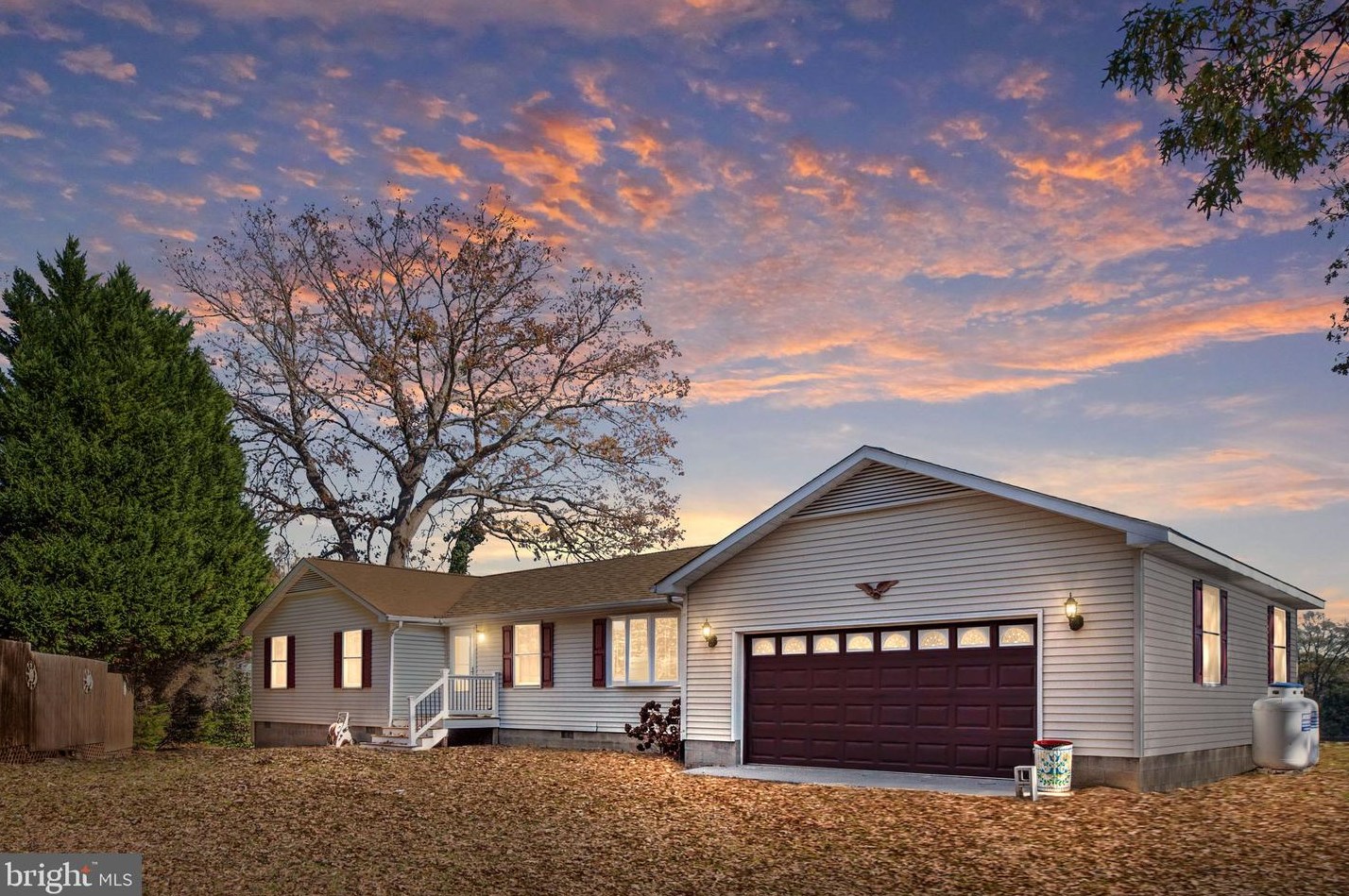 31 Yacht Cir, Montross, VA 22520