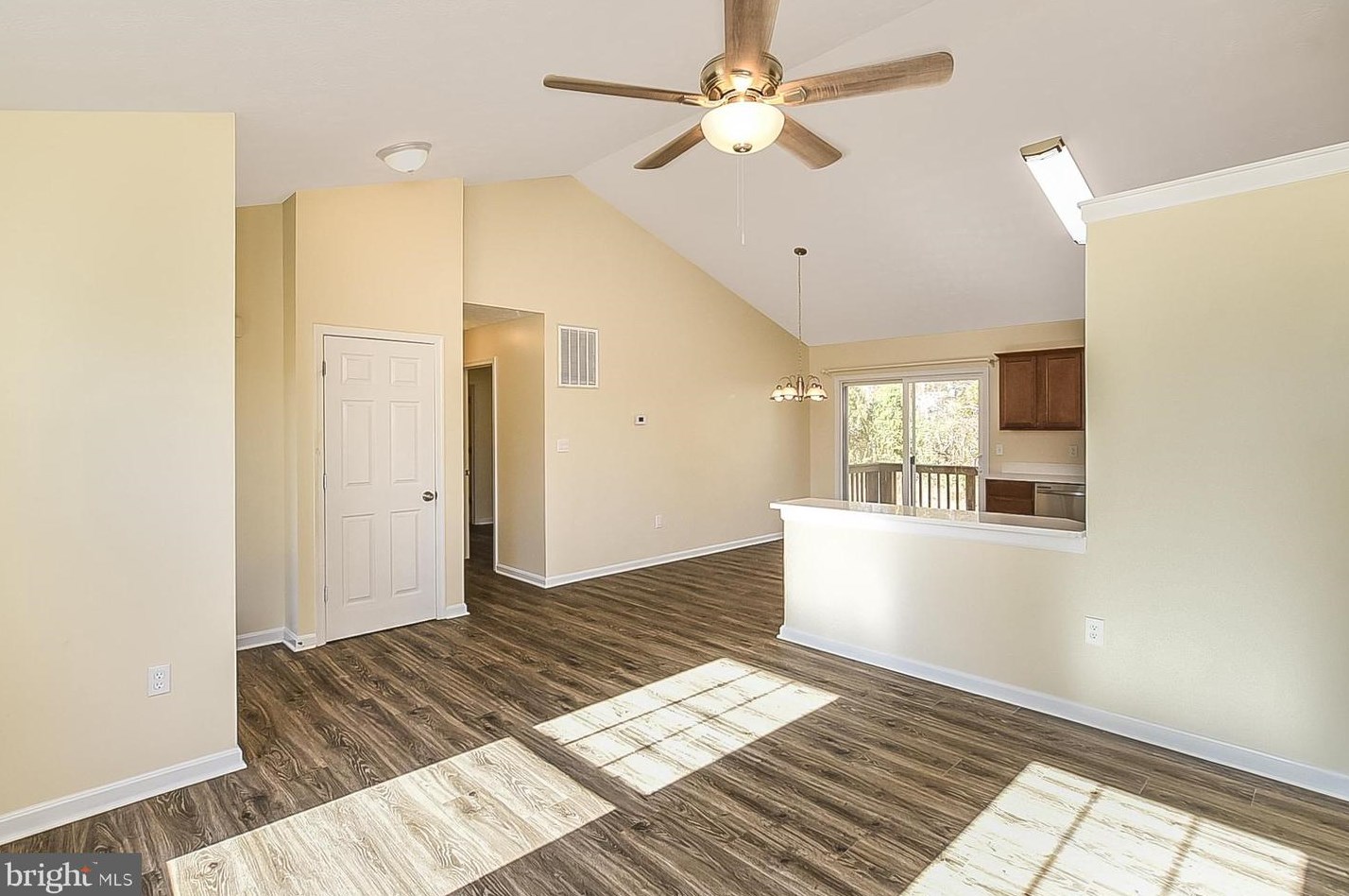 372 Monroe Dr, Colonial Bch VA  22443-4315 exterior