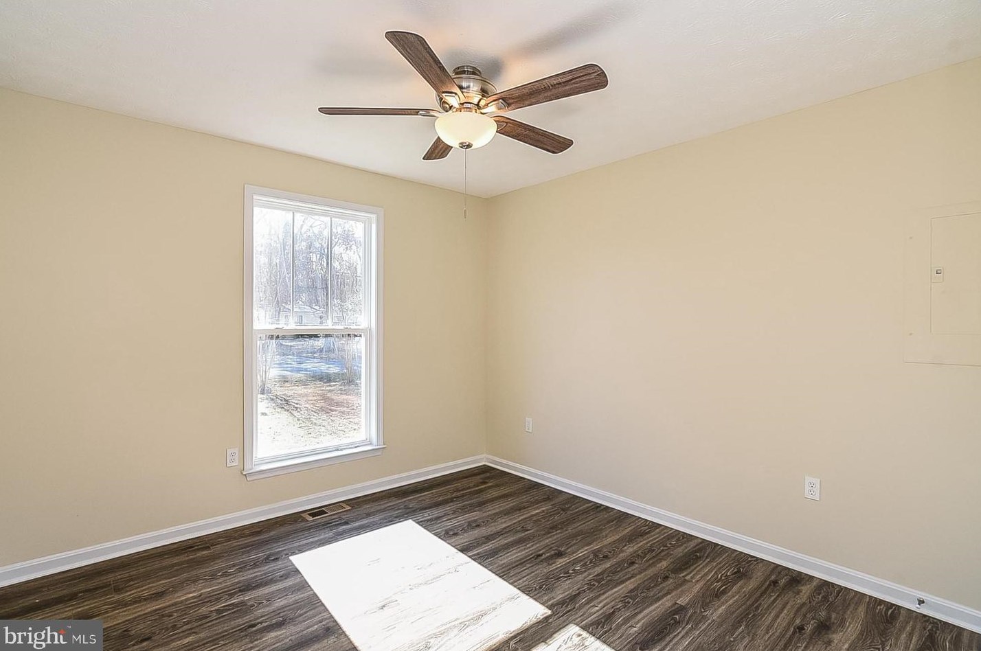 372 Monroe Dr, Colonial Bch VA  22443-4315 exterior