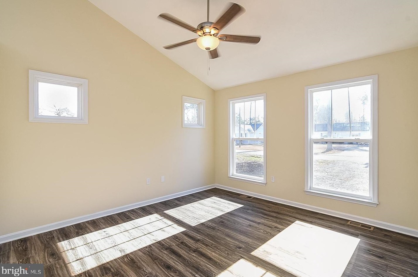 372 Monroe Dr, Colonial Bch VA  22443-4315 exterior