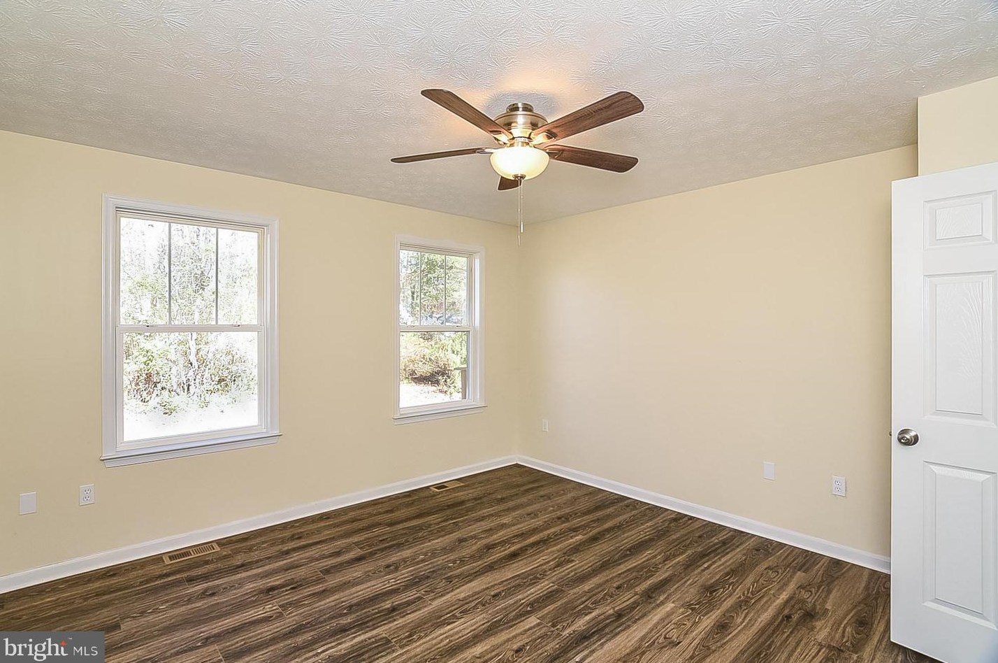 372 Monroe Dr, Colonial Bch VA  22443-4315 exterior