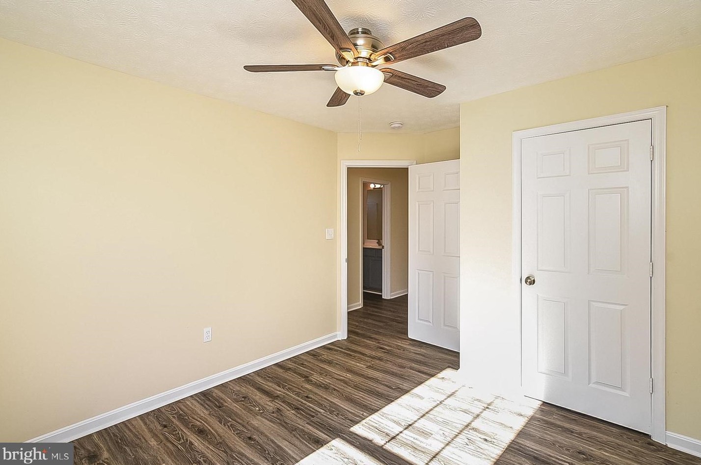 372 Monroe Dr, Colonial Bch VA  22443-4315 exterior