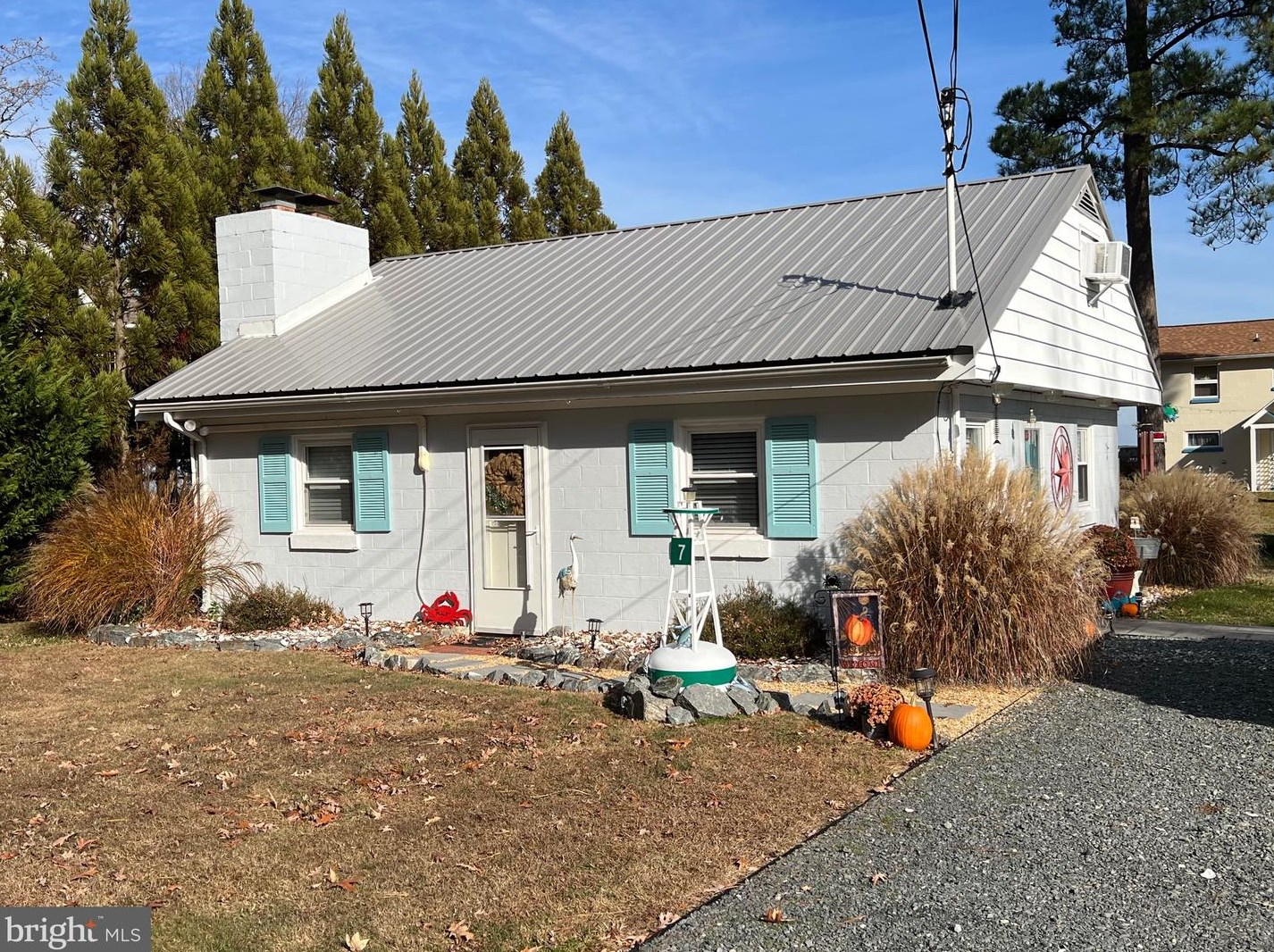 891 Warner Ln, Hague, VA 22469-3121