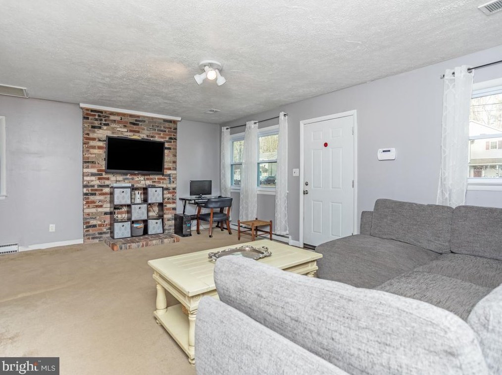 212 12th St, Colonial Bch, VA 22443