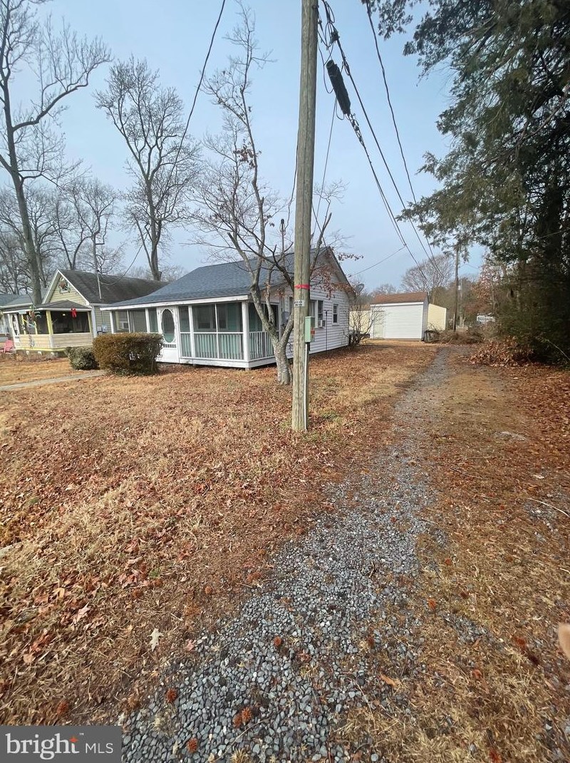 11 10th St, Colonial Bch, VA 22443
