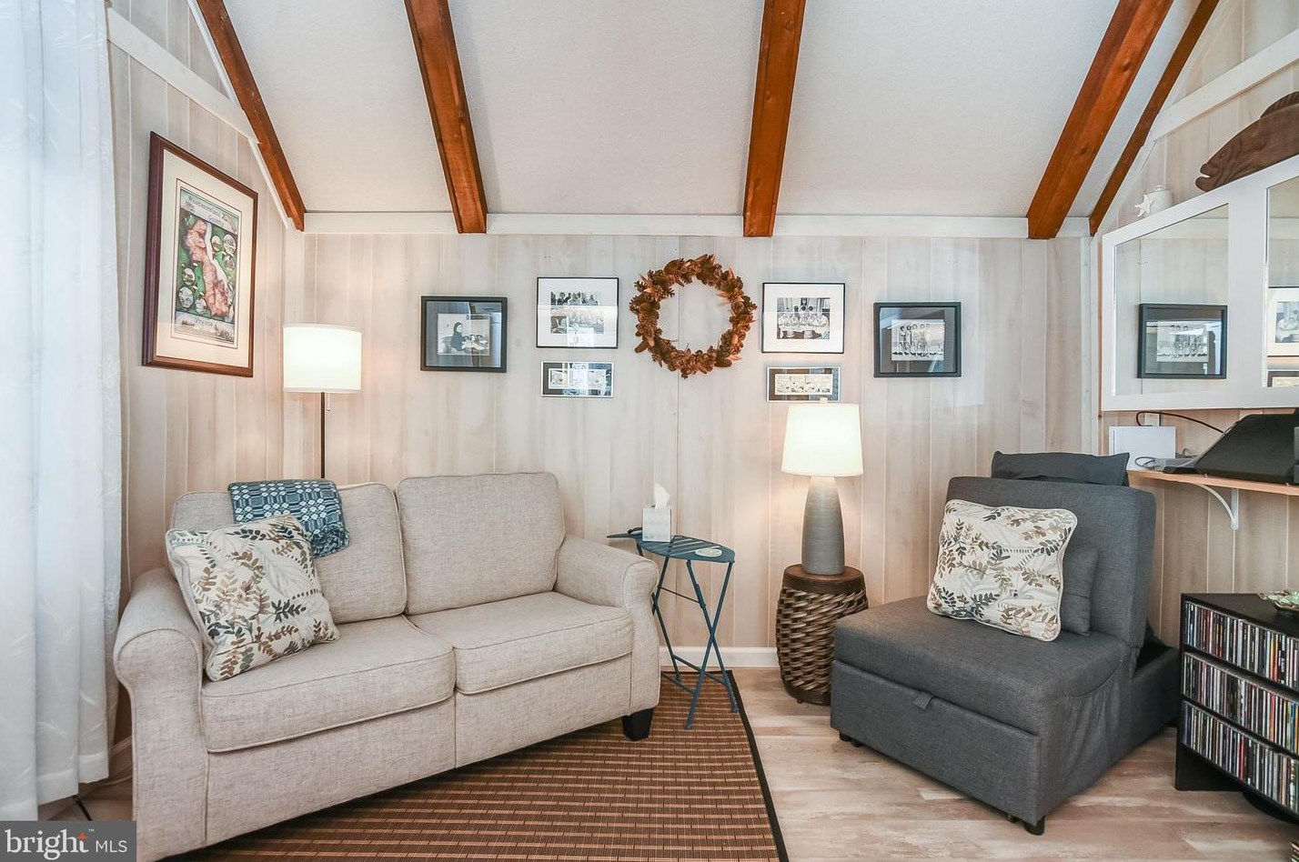 115 Nelson St, Colonial Bch VA  22443-2640 exterior