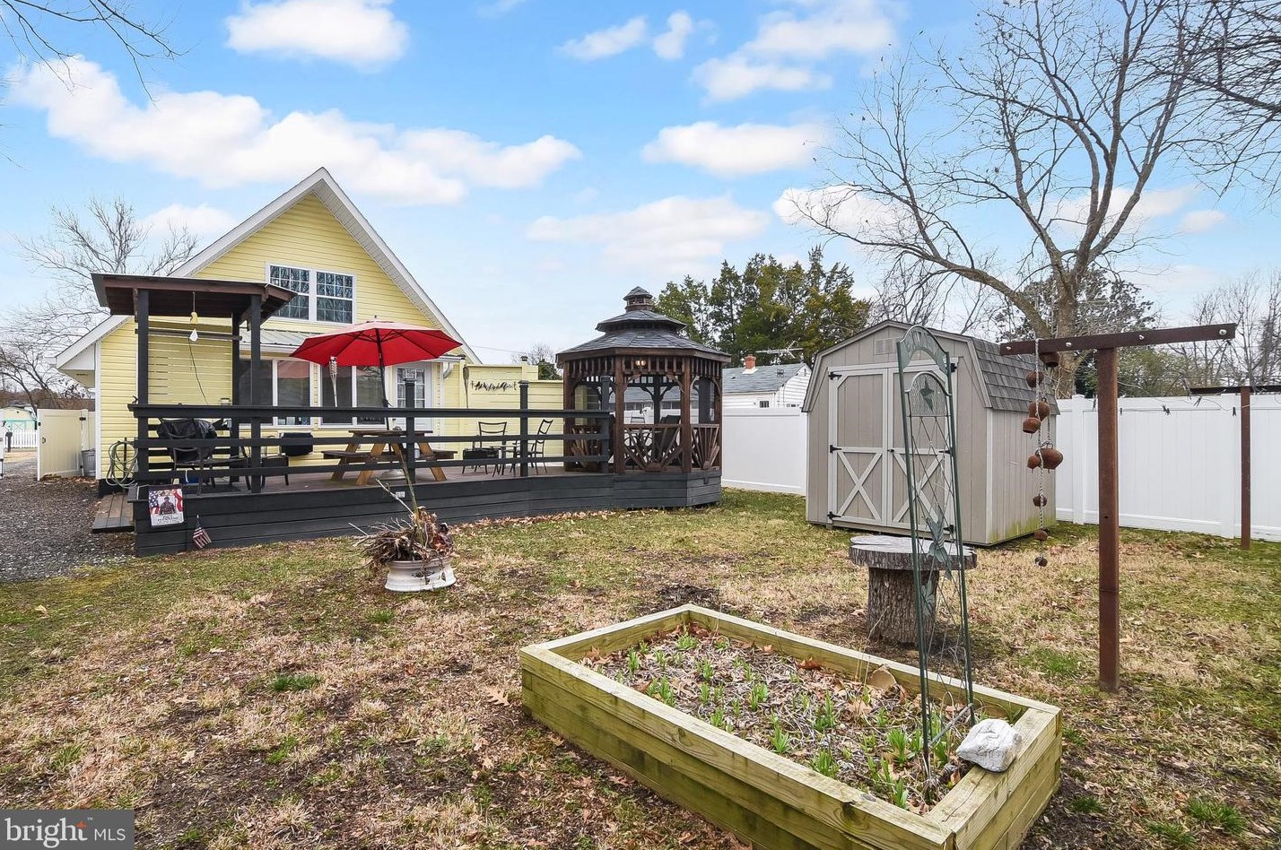 115 Nelson St, Colonial Bch VA  22443-2640 exterior