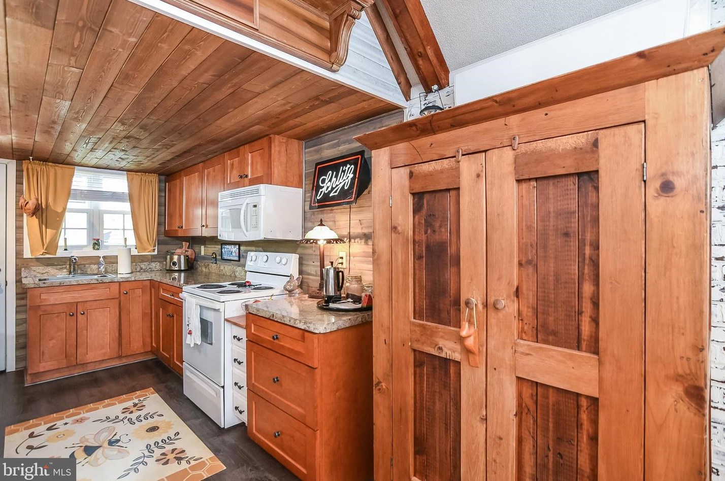 115 Nelson St, Colonial Bch VA  22443-2640 exterior