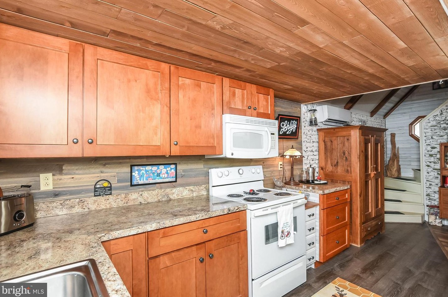 115 Nelson St, Colonial Bch VA  22443-2640 exterior