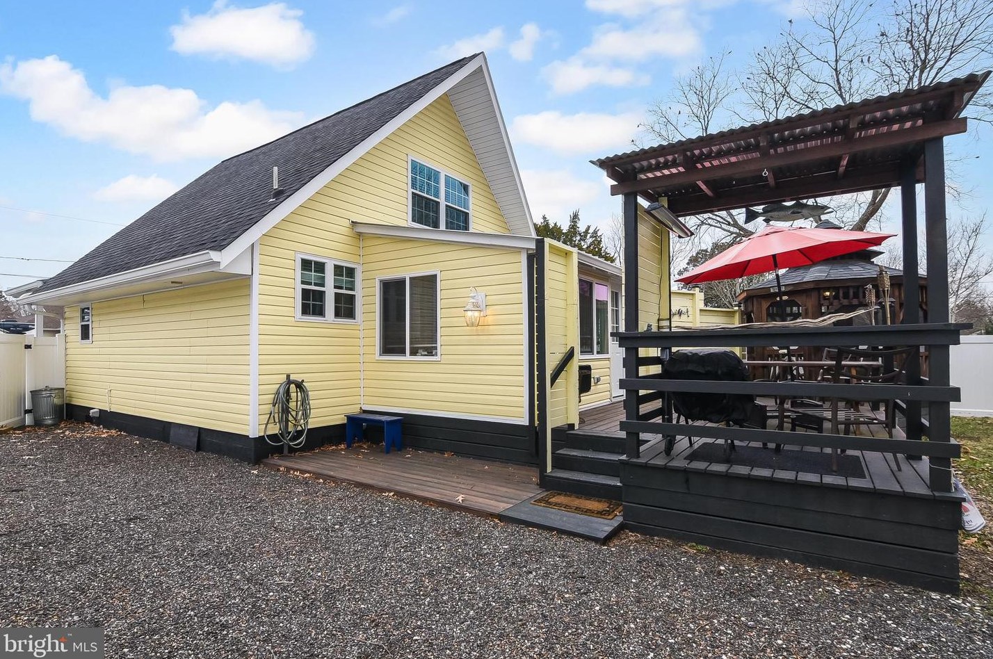 115 Nelson St, Colonial Bch VA  22443-2640 exterior