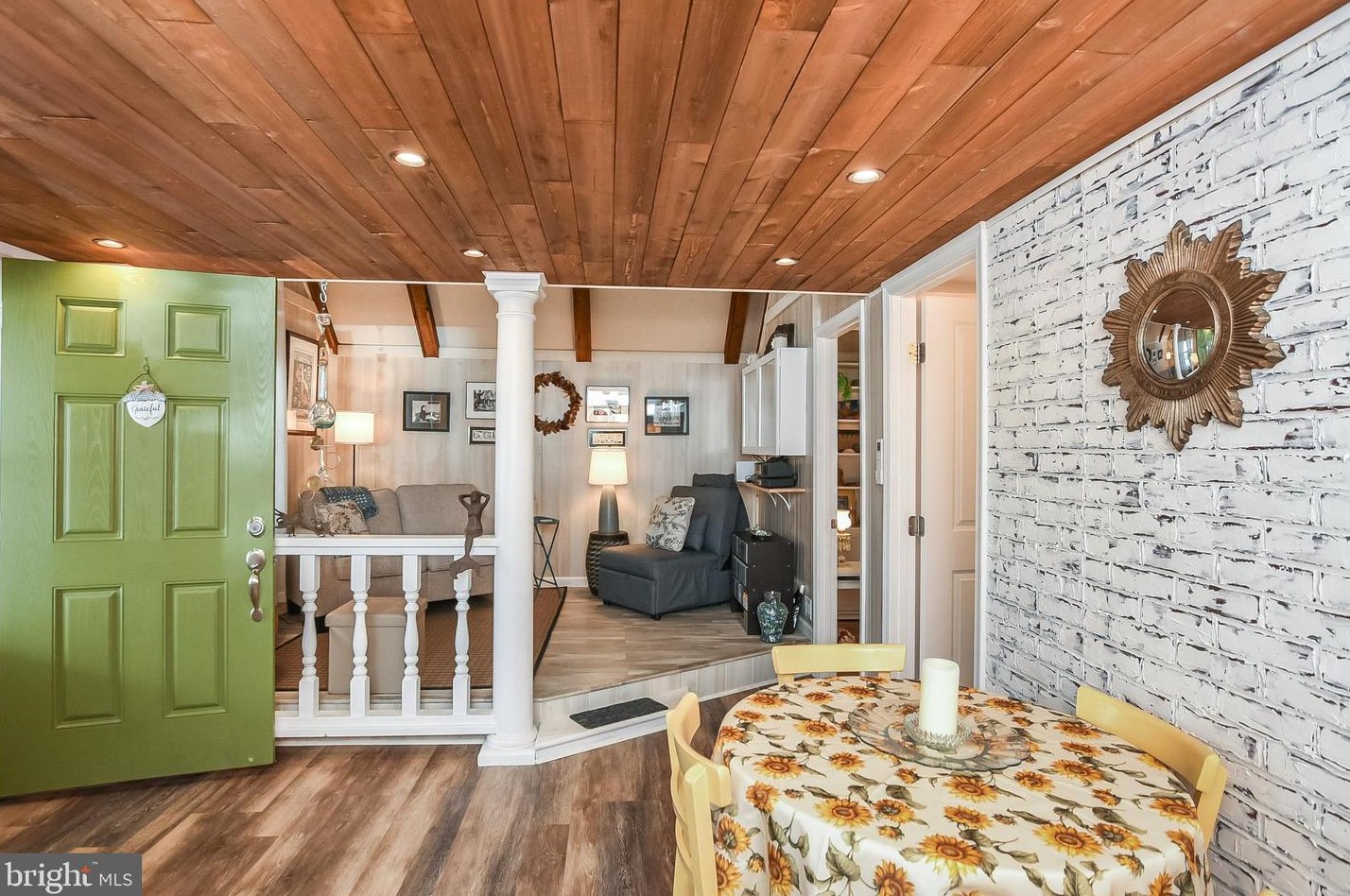 115 Nelson St, Colonial Bch VA  22443-2640 exterior