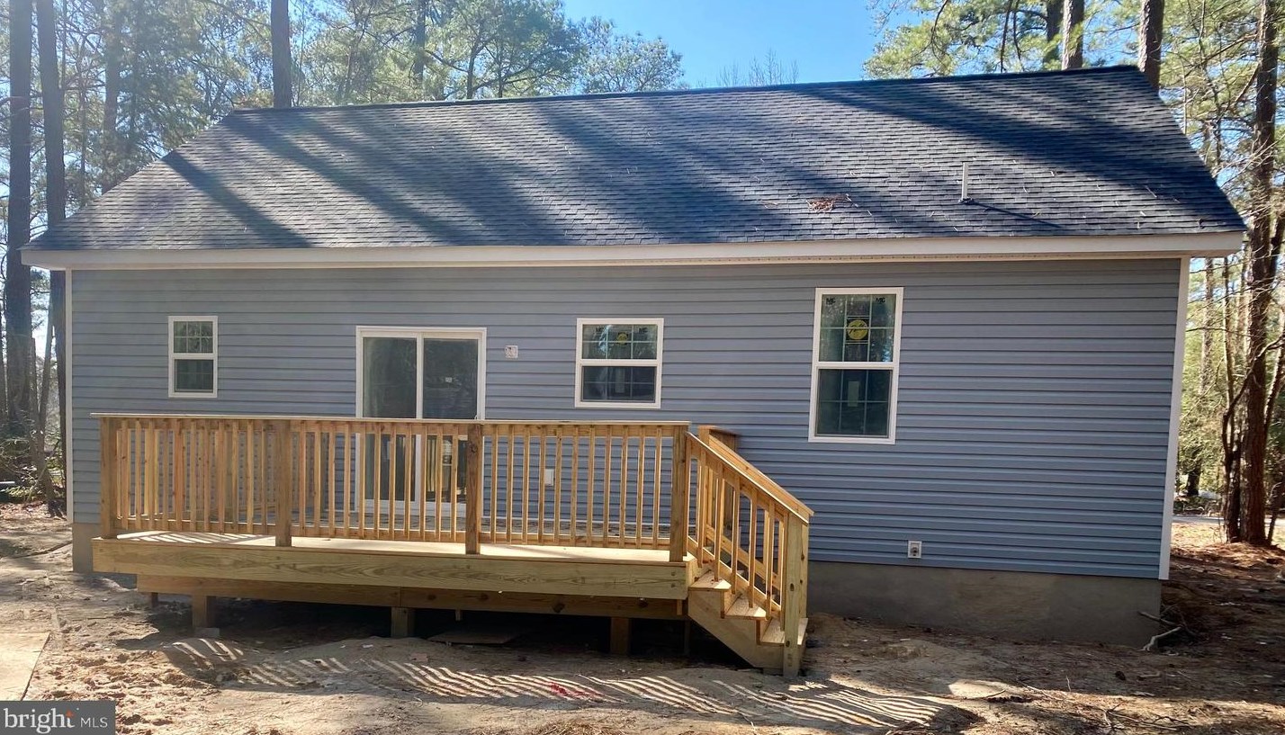 99 Armed Forces Dr, Montross, VA 22520