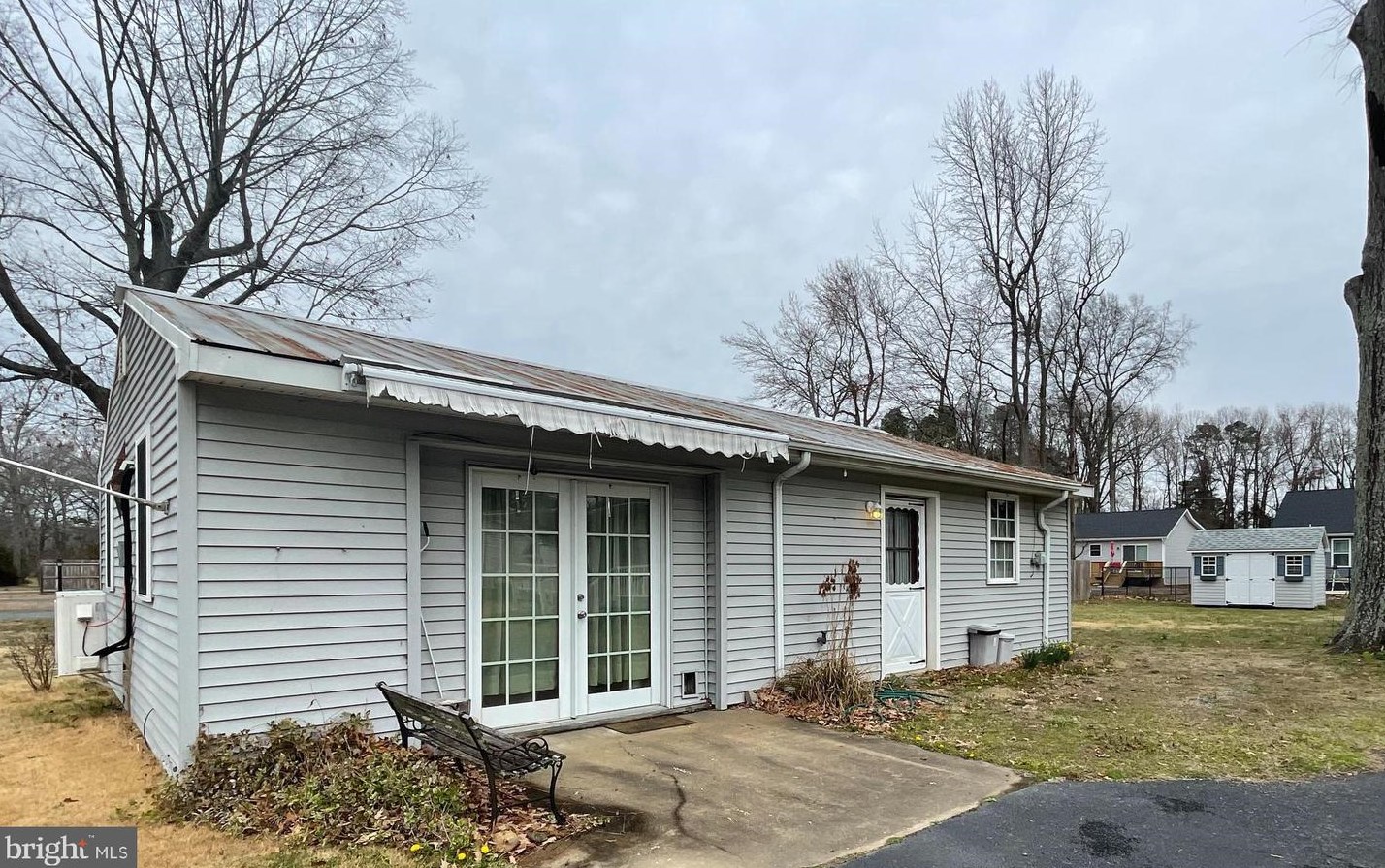 598 Wakefield Dr, Colonial Bch, VA 22443