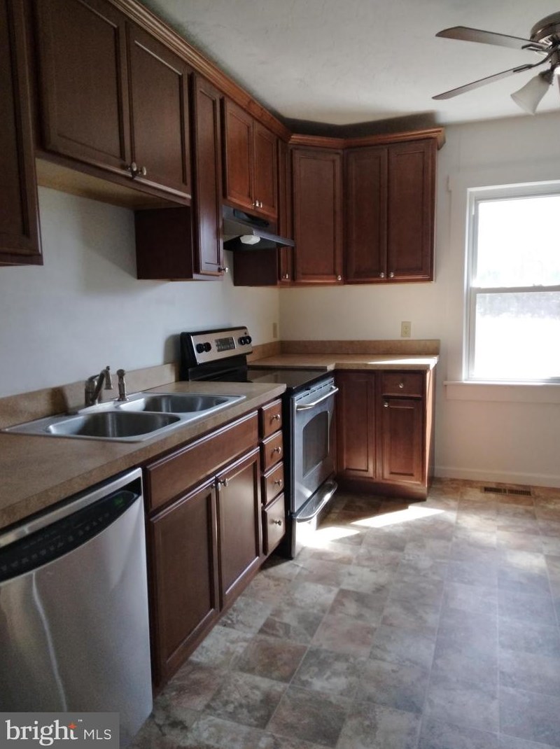 7963 Leedstown Rd, Colonial Bch VA  22443-5329 exterior