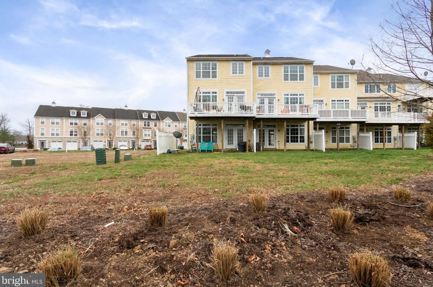201 Monroe Point Dr, Colonial Bch, VA 22443
