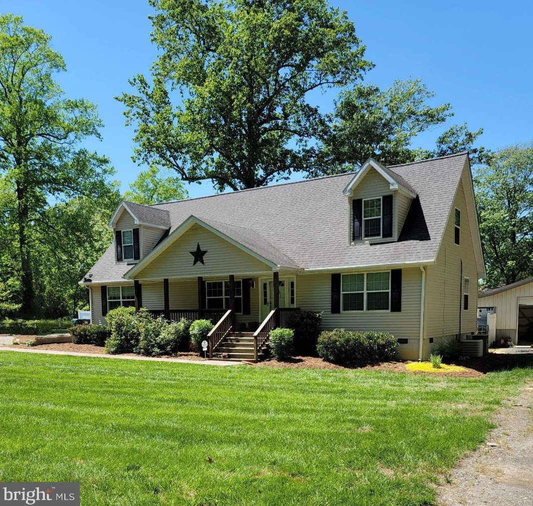 811 Long Point Rd, Hague, VA 22469-3130