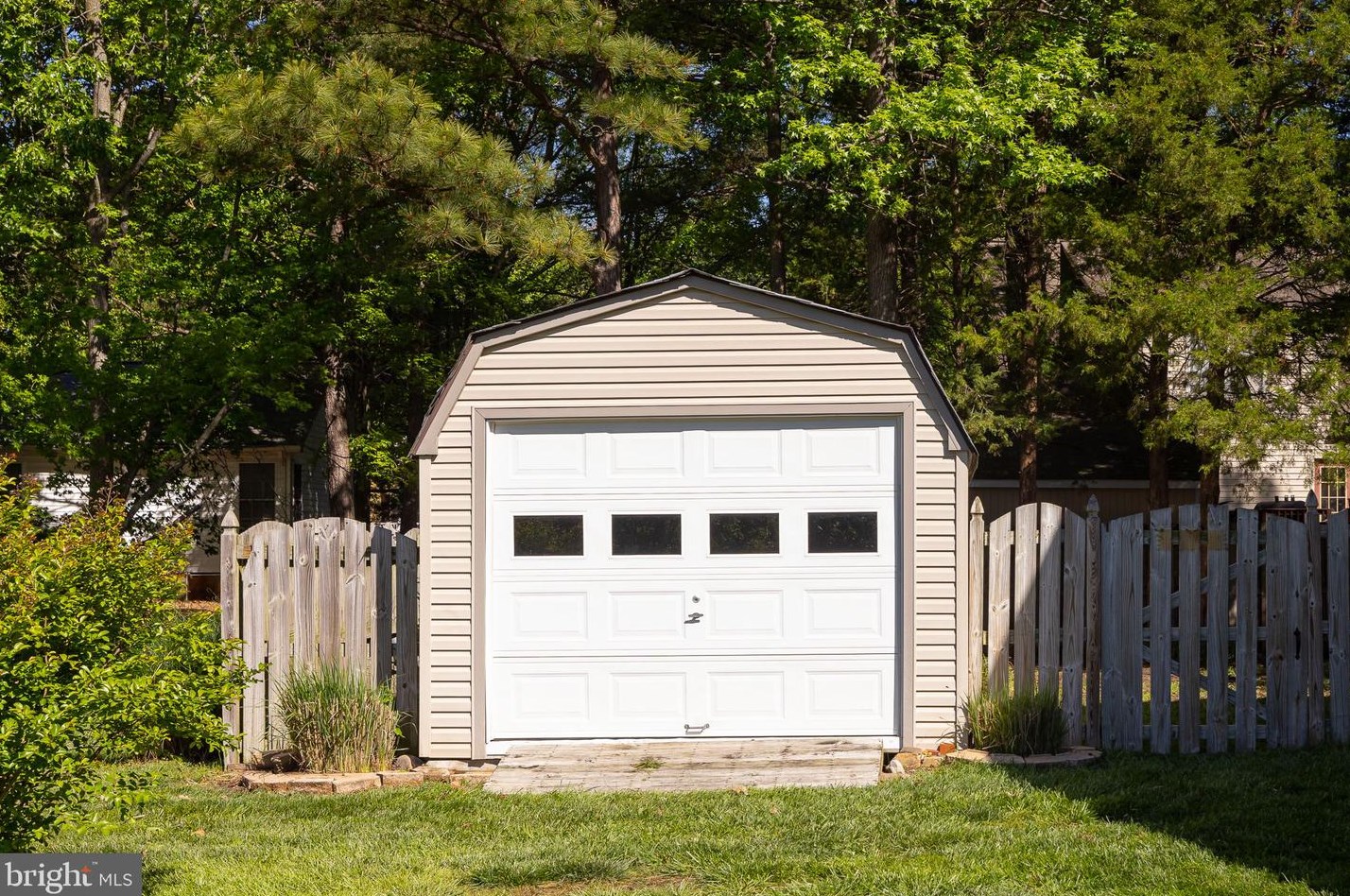 213 Meadow Ave, Colonial Bch VA  22443-1216 exterior