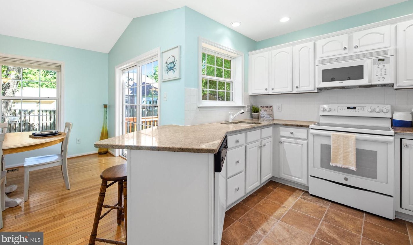 213 Meadow Ave, Colonial Bch VA  22443-1216 exterior