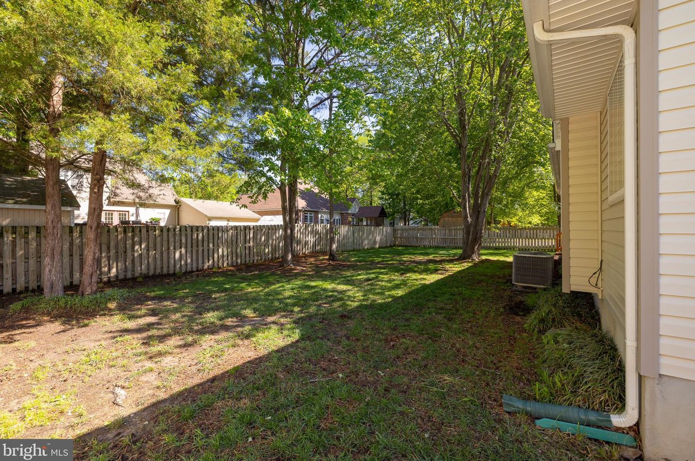 213 Meadow Ave, Colonial Bch VA  22443-1216 exterior