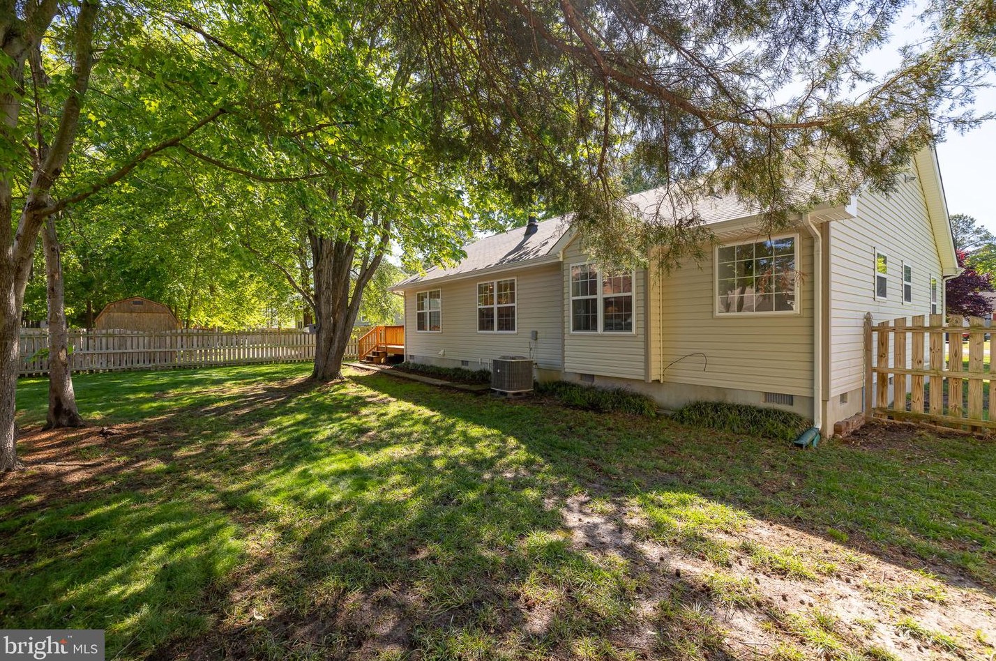 213 Meadow Ave, Colonial Bch VA  22443-1216 exterior