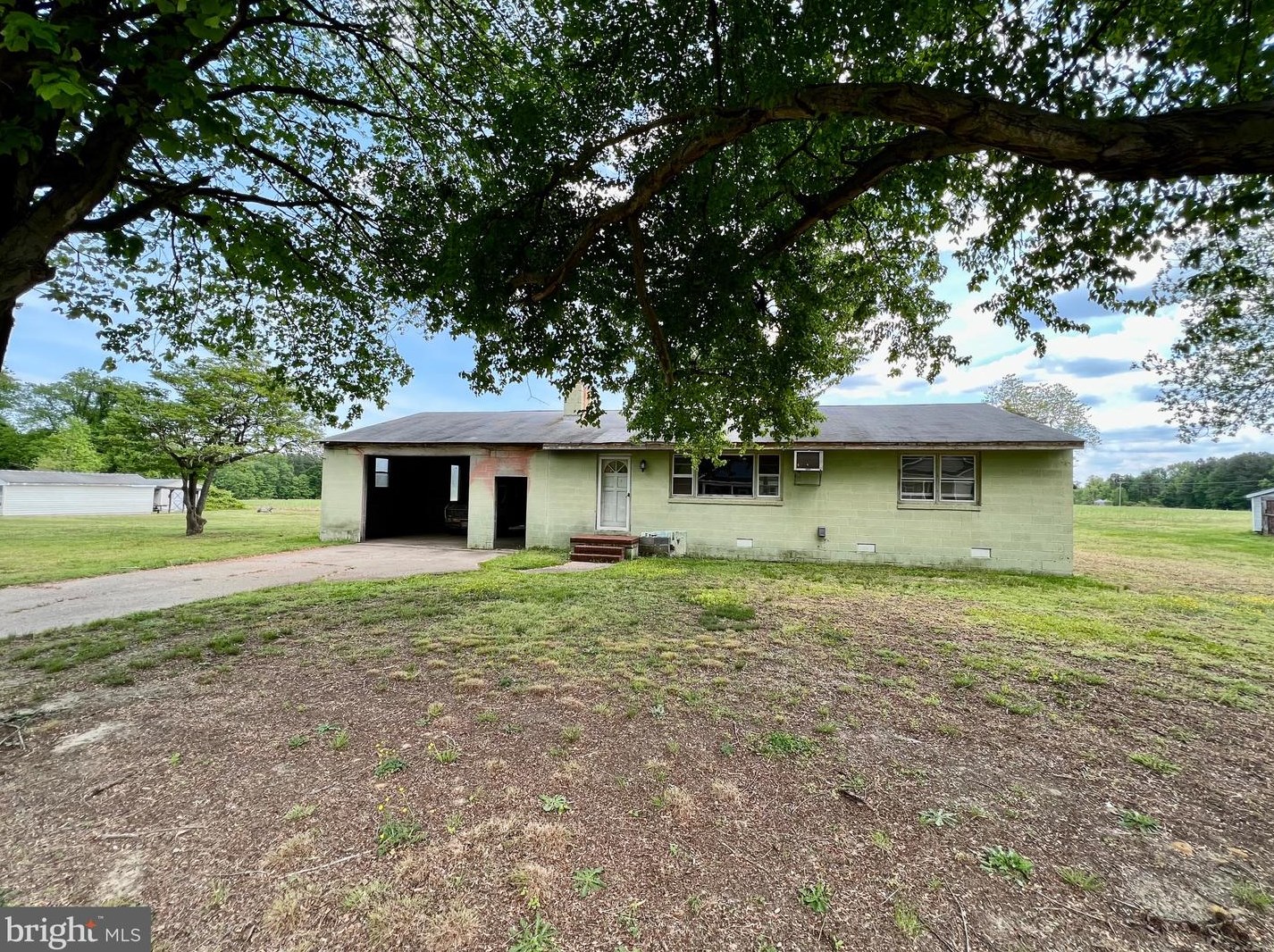 706 Lakeview Dr, Colonial Bch, VA 22443