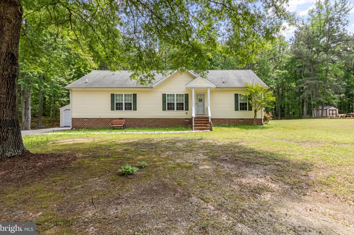 182 Beacon Ct, Montross, VA 22520