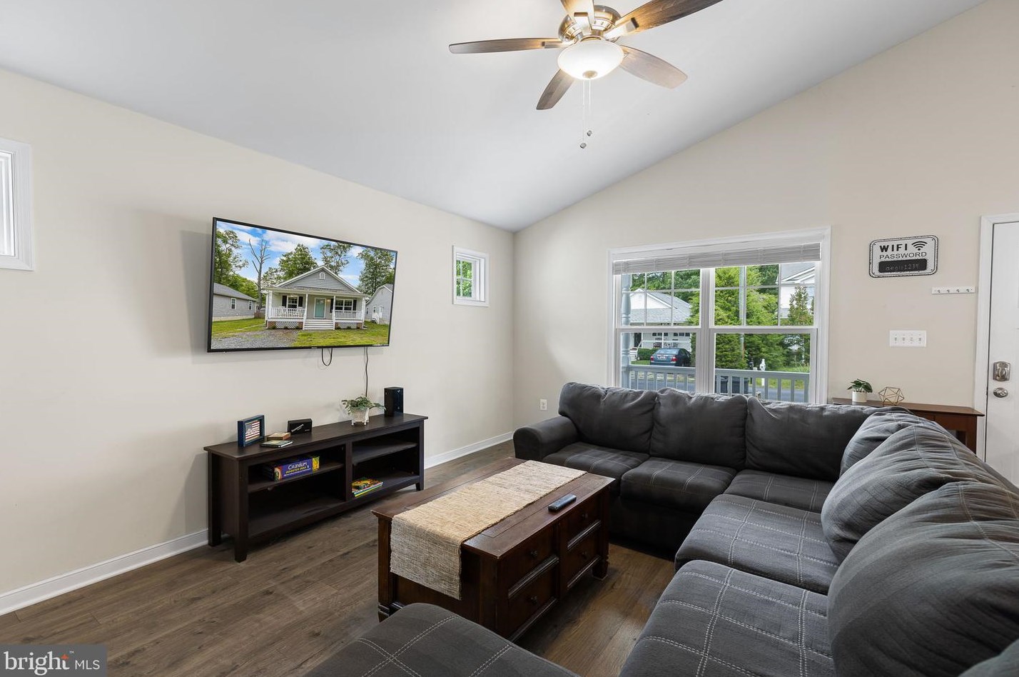 248 7th St, Colonial Bch VA  22443-1606 exterior