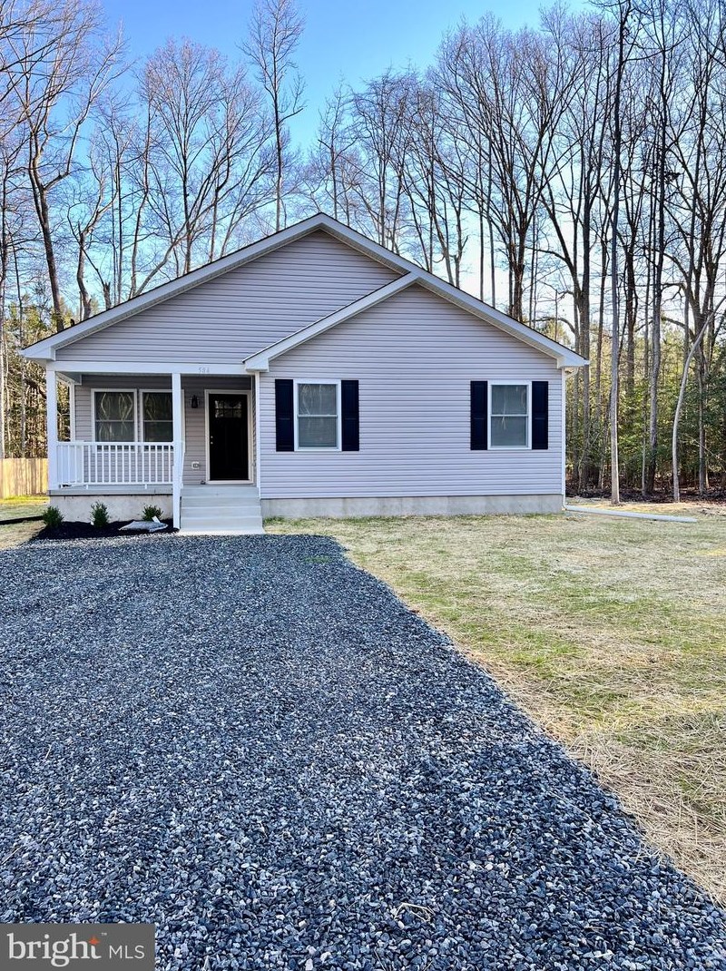 889 Albrough Blvd, Colonial Bch, VA 22443-3922