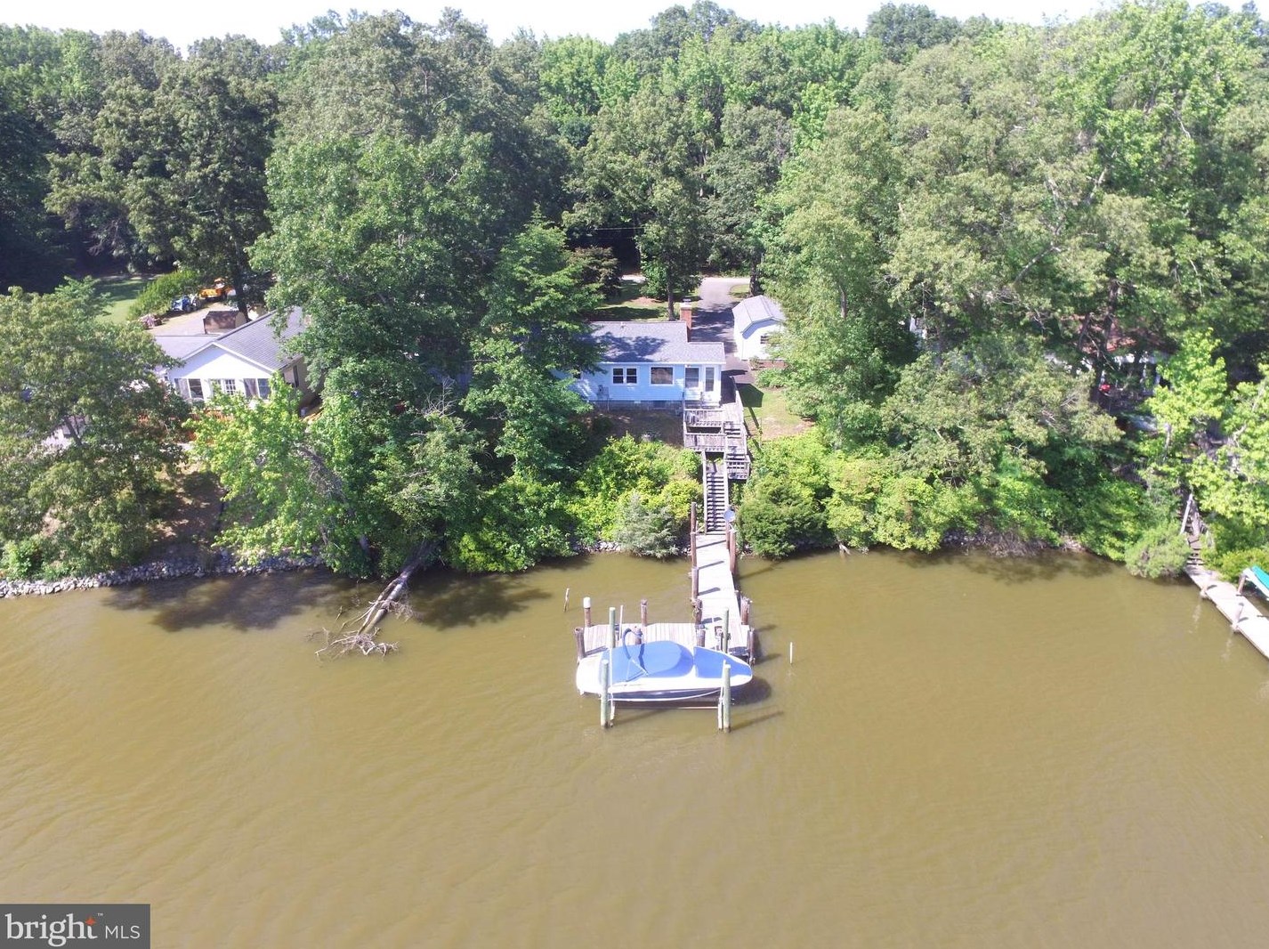 493 Creek View Ln, Colonial Bch, VA 22443
