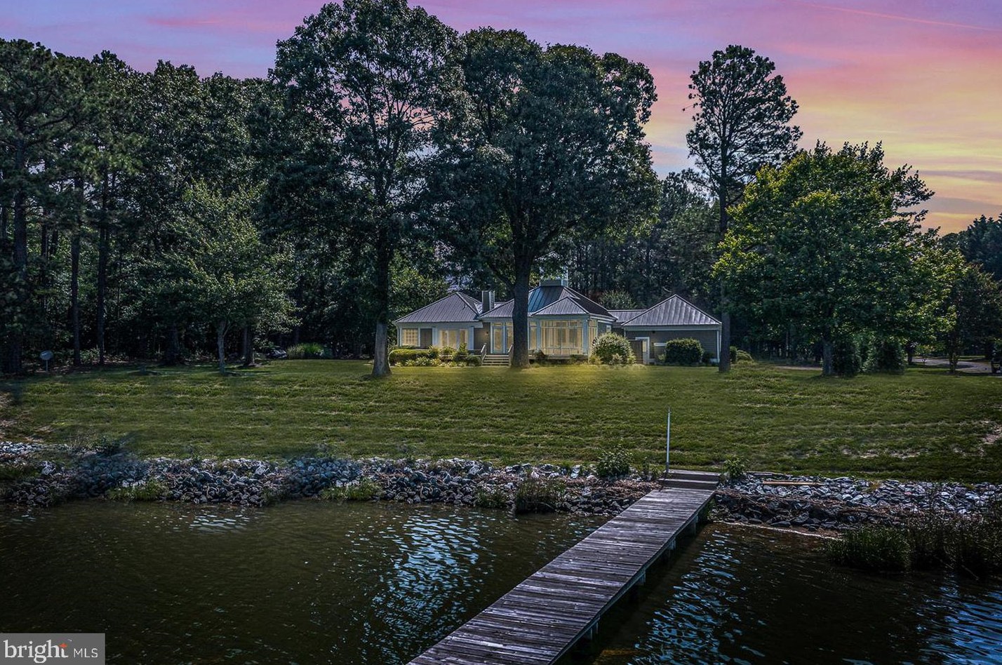 520 Peaceful Harbor, Hague, VA 22469