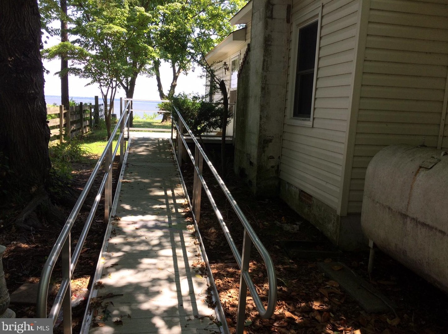2 1st St, Colonial Bch VA  22443-1857 exterior