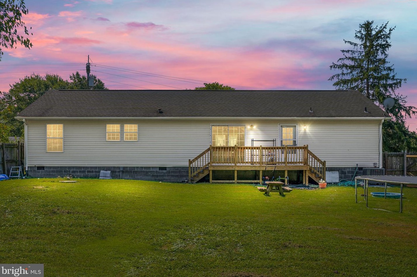 135 Barracks Beach Dr, Colonial Bch, VA 22443-4503