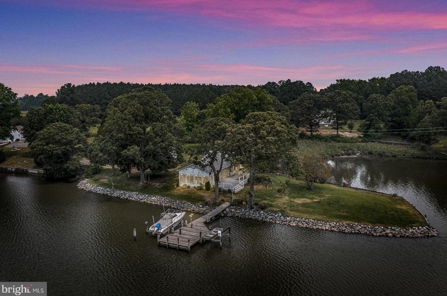 662 S Tidwells Rd, Montross, VA 22520