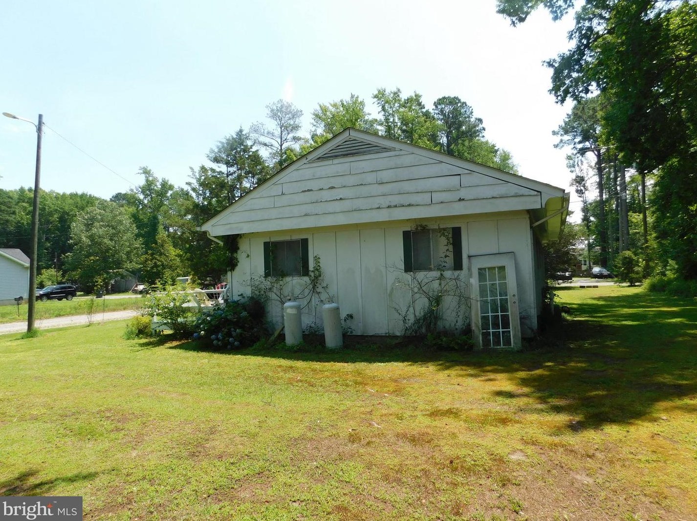 416 Brooks Dr, Colonial Bch VA  22443-5056 exterior