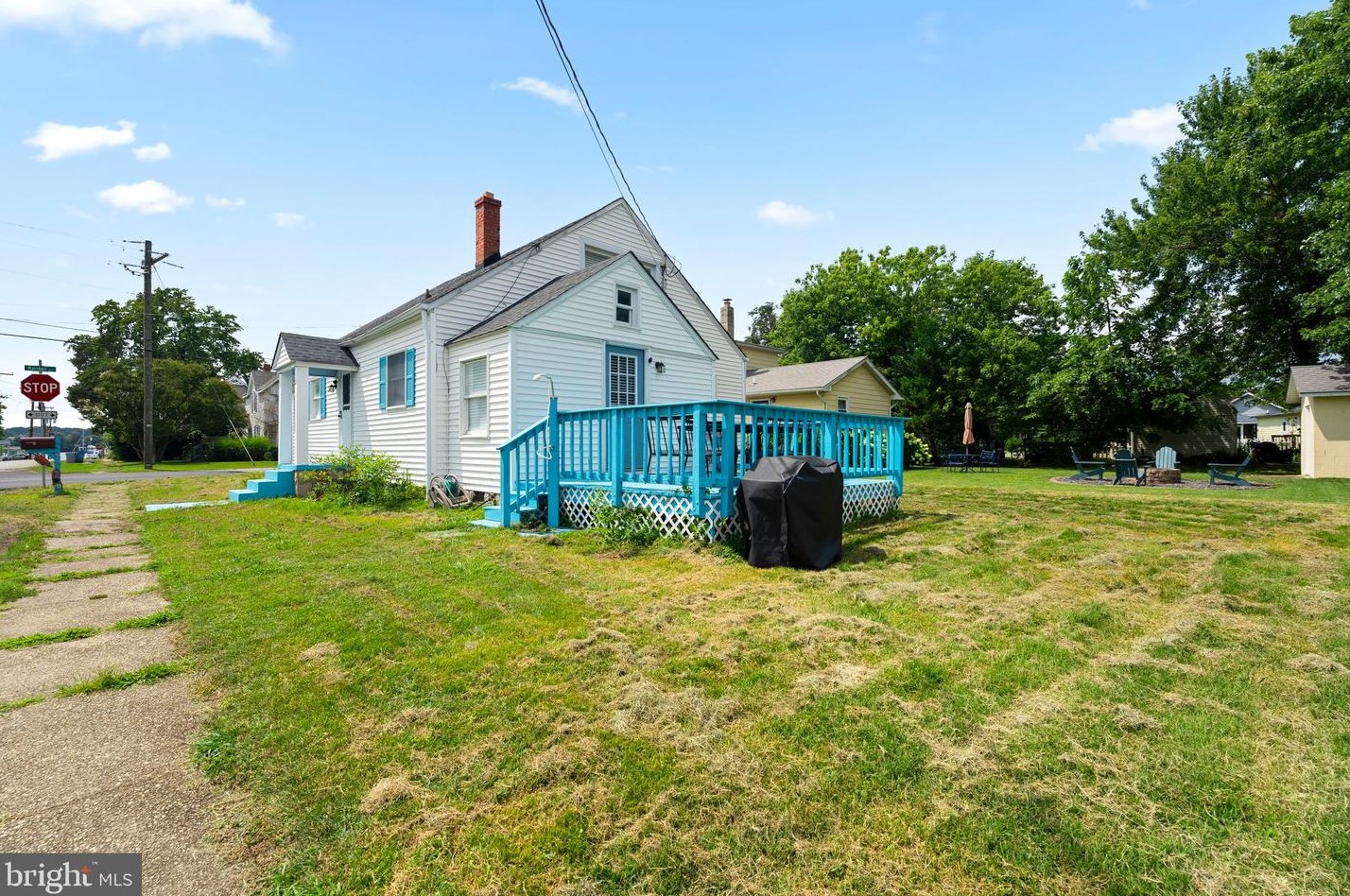 221 Madison St, Colonial Bch, VA 22443-2427
