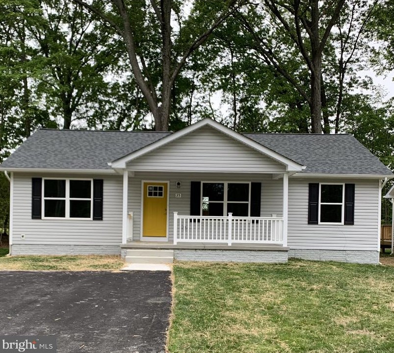 328 Weatherall Dr, Montross, VA 22520-4153