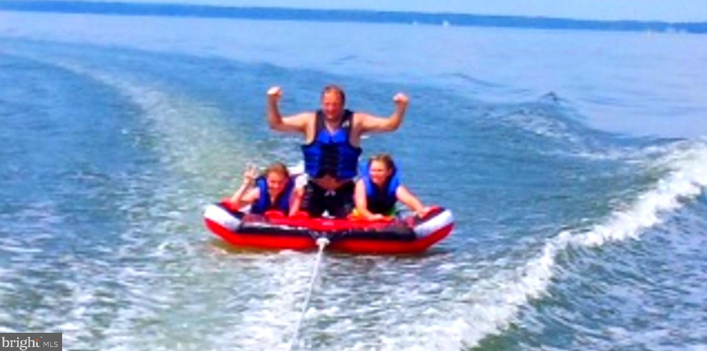 104 Brooks Dr, Colonial Bch VA  22443-5049 exterior