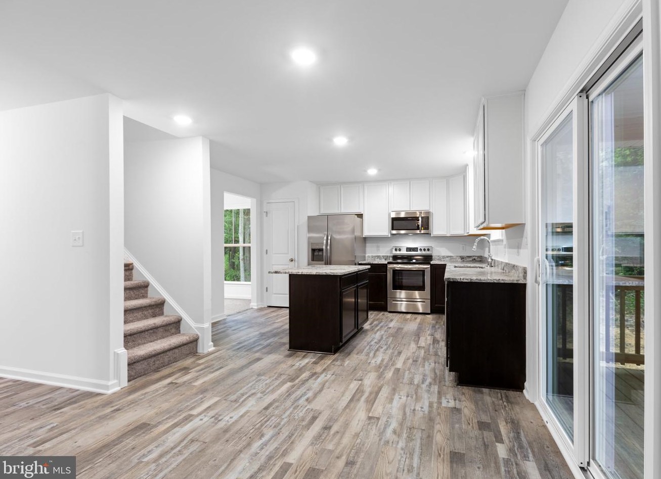 104 Brooks Dr, Colonial Bch VA  22443-5049 exterior