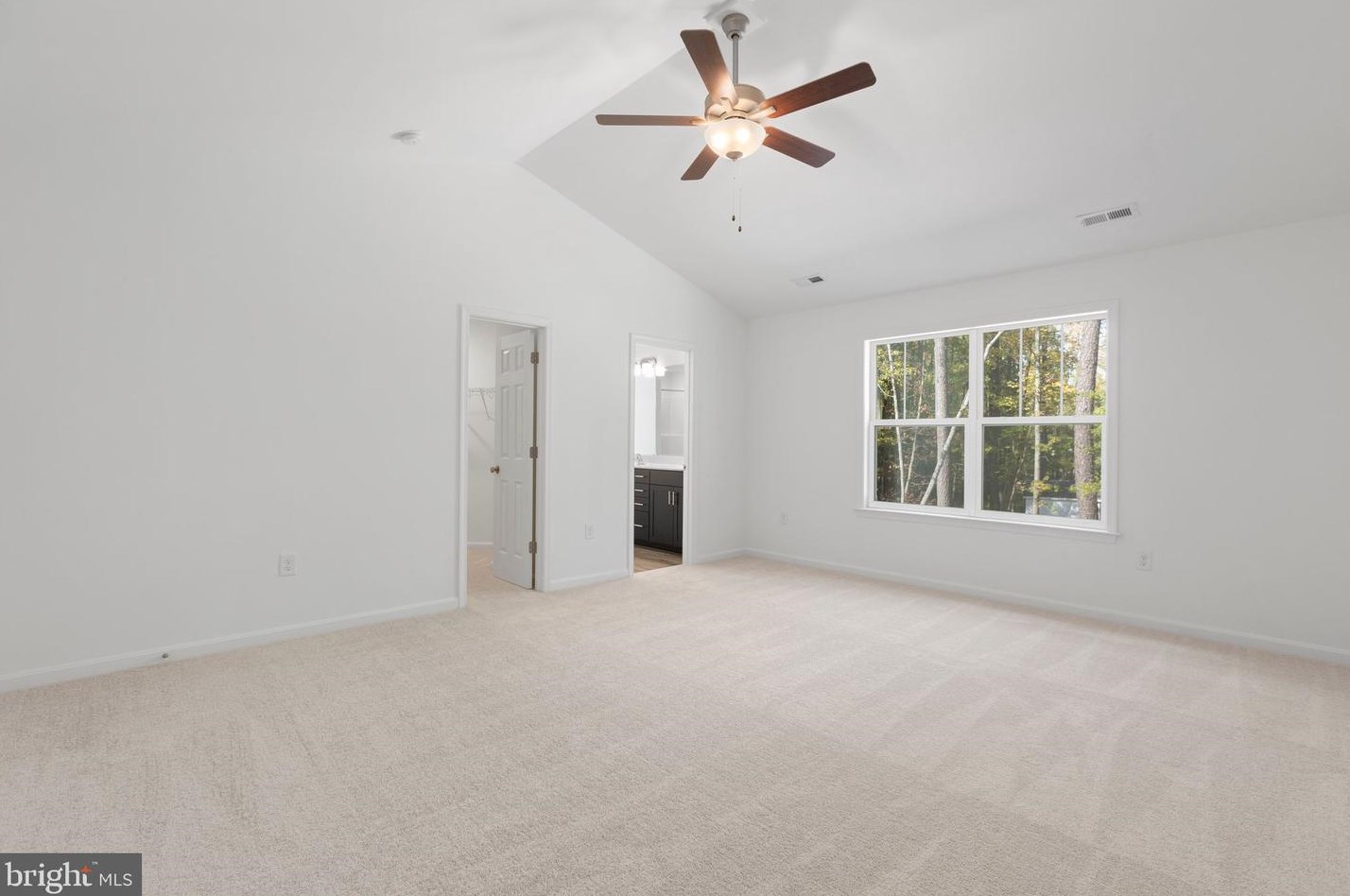 104 Brooks Dr, Colonial Bch VA  22443-5049 exterior