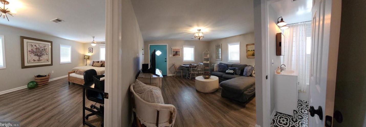 1324 Monroe Bay Ave, Colonial Bch VA  22443-2922 exterior