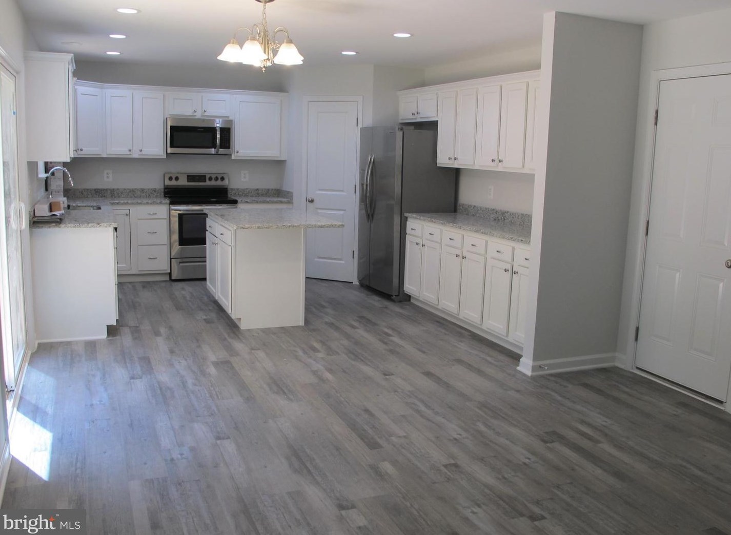 61 Lee St, Montross VA  22520-2776 exterior
