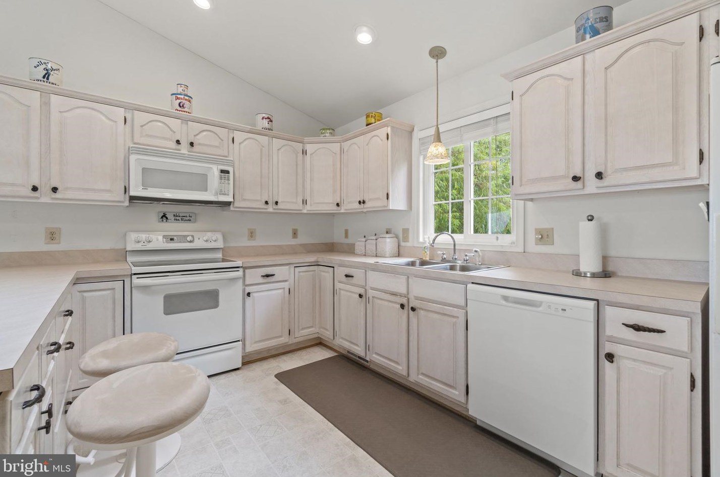 1359 Hbr Vw Cir, Colonial Bch VA  22443-5025 exterior