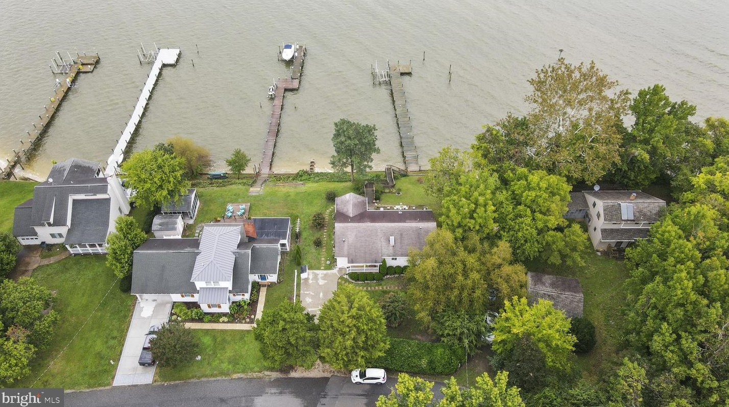 1359 Hbr Vw Cir, Colonial Bch VA  22443-5025 exterior