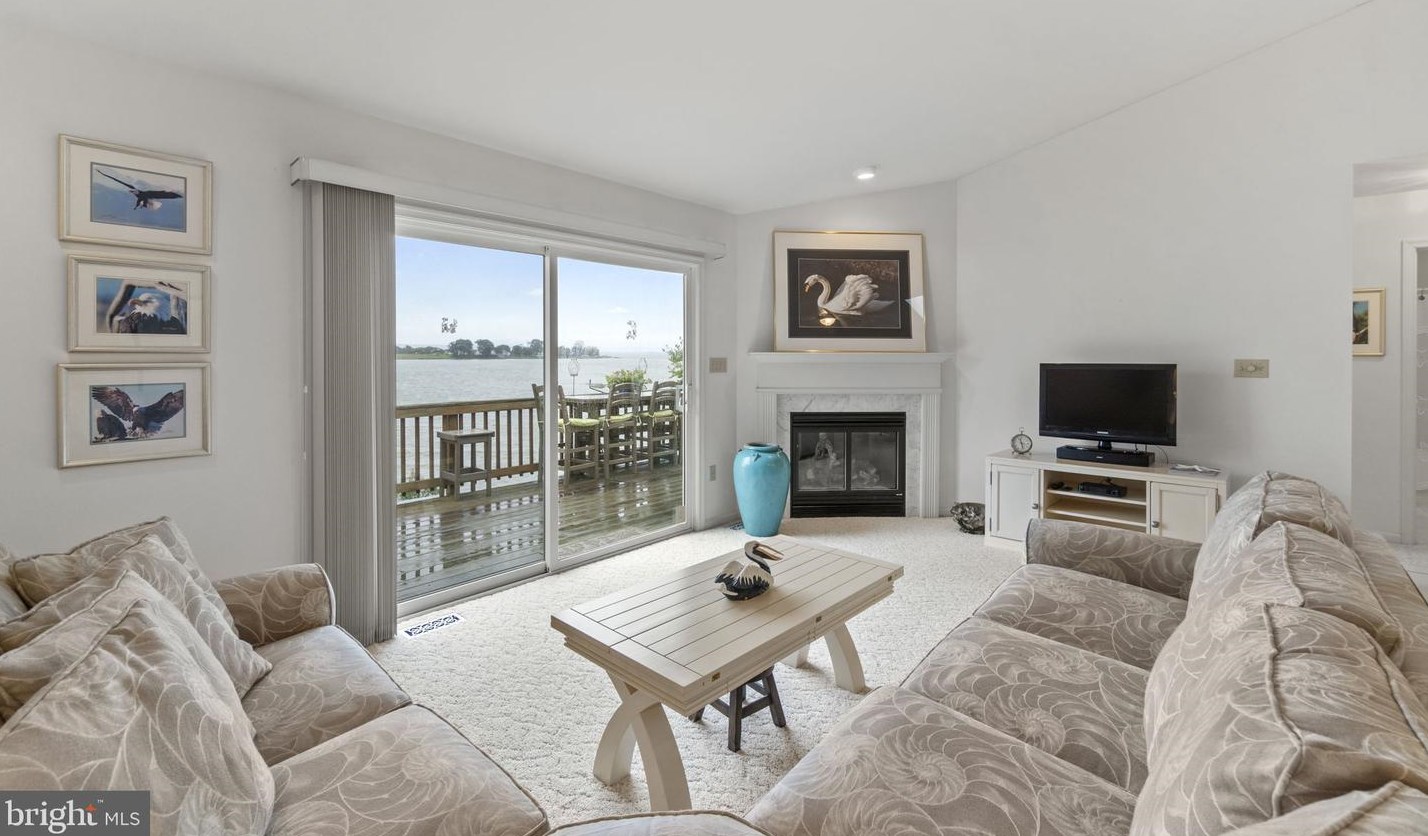 1359 Hbr Vw Cir, Colonial Bch VA  22443-5025 exterior