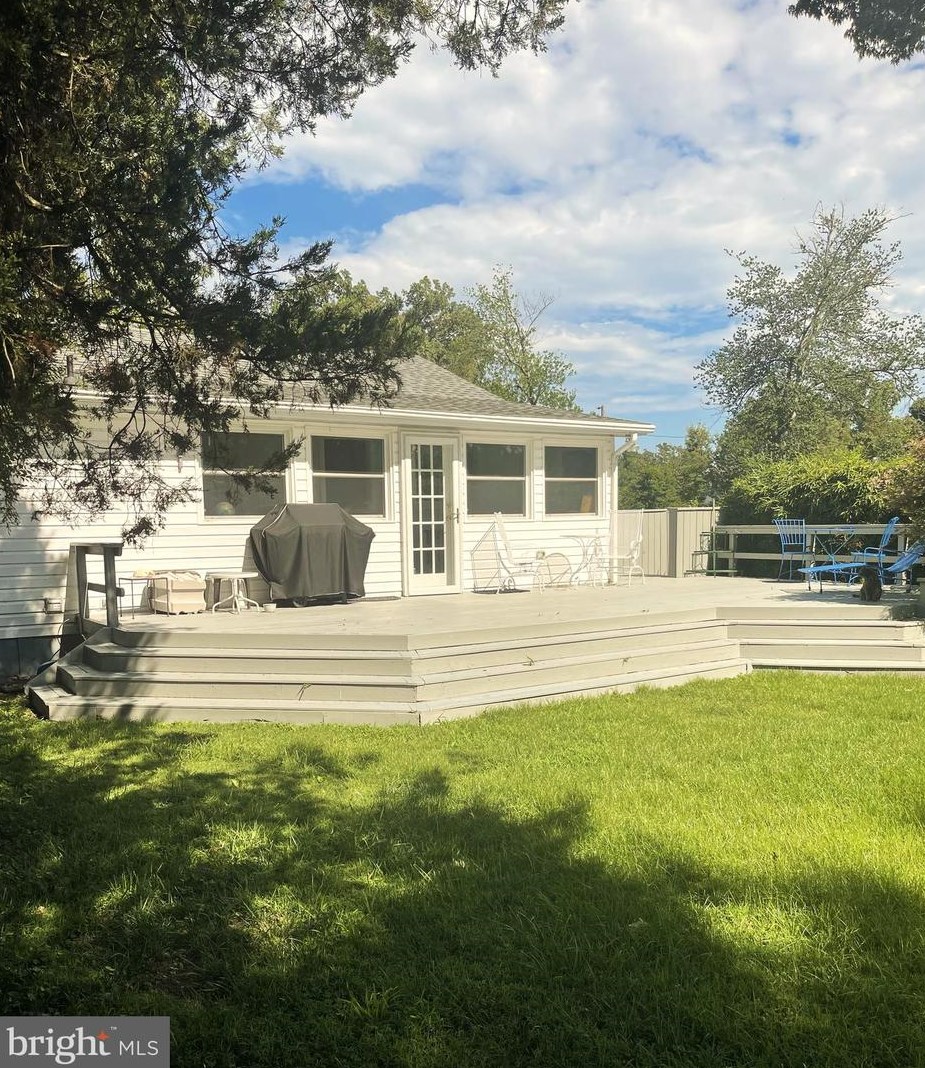 711 Lossing Ave, Colonial Bch VA  22443-2710 exterior