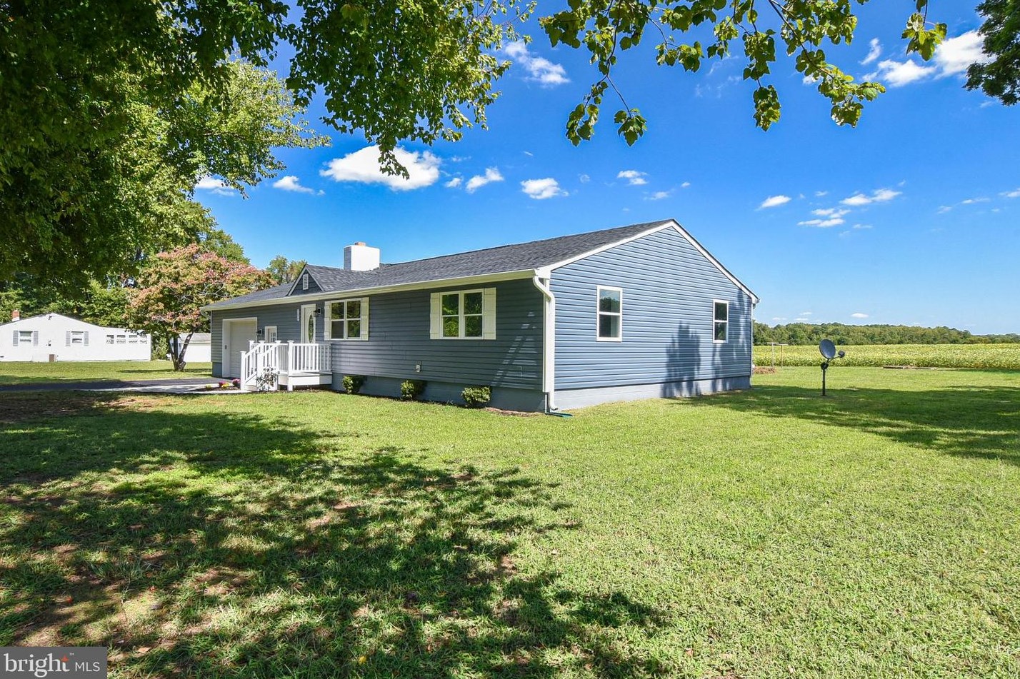 706 Lakeview Dr, Colonial Bch, VA 22443