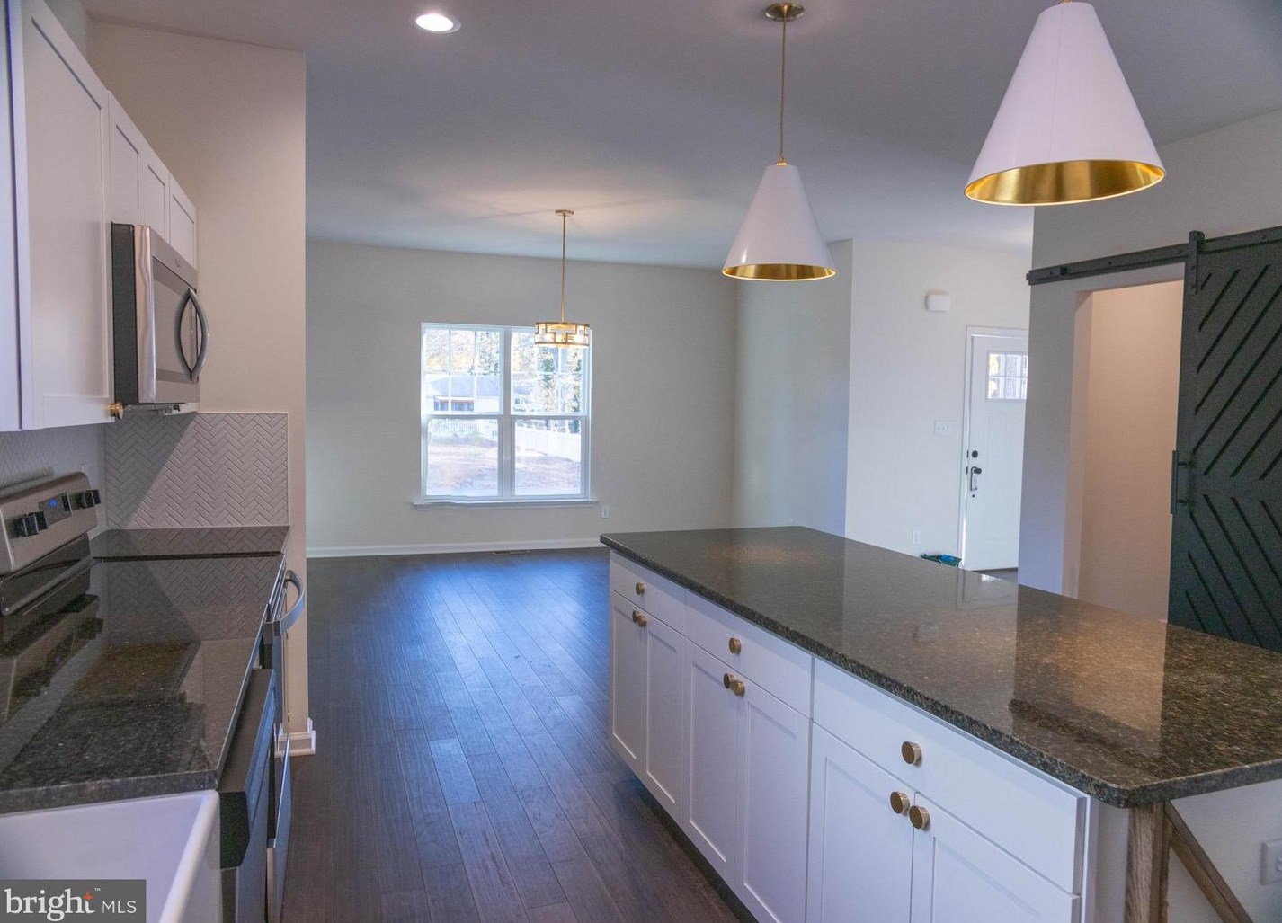 123 8th St, Colonial Bch VA  22443-1611 exterior